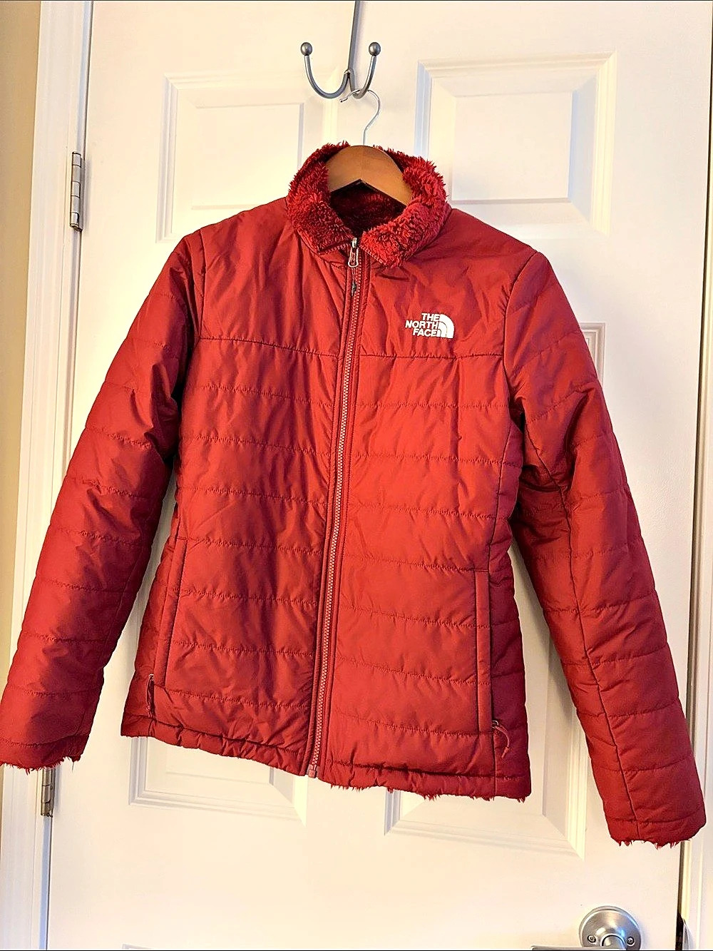 The North Face Women's Reversible Mossbud Swirl Jacket Deep Cranberry
